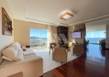 Casa com Vista Espetacular e 8 Sutes na Praia do 