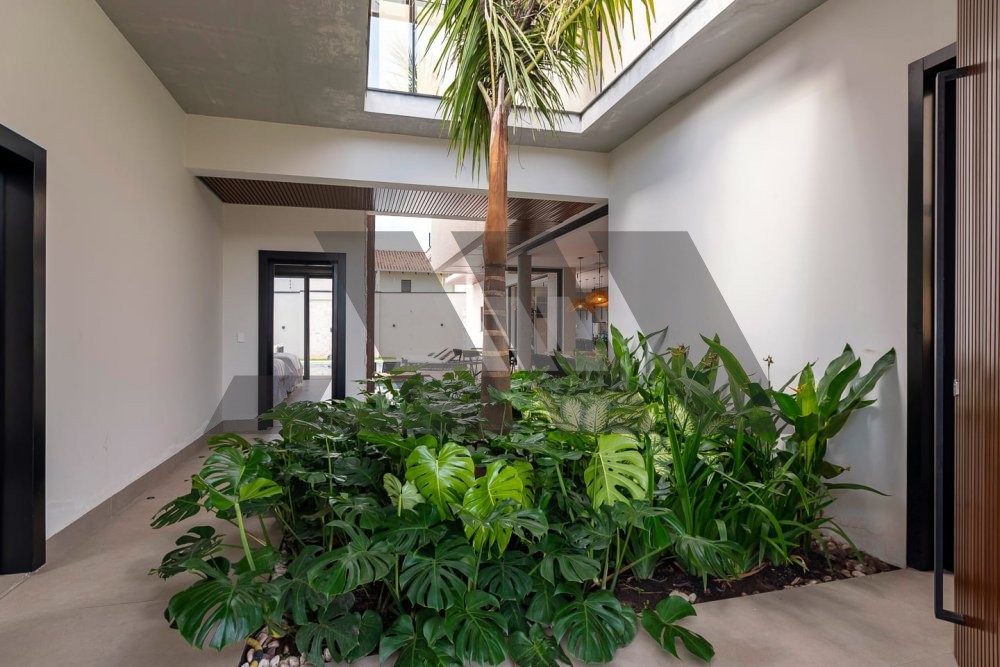 Casa de Alto Padr�o com 5 Su�tes na Praia do Estal