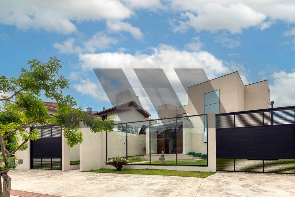 Casa de Alto Padr�o com 5 Su�tes na Praia do Estal