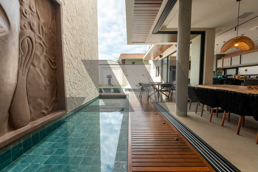 Casa de Alto Padr�o com 5 Su�tes na Praia do Estal