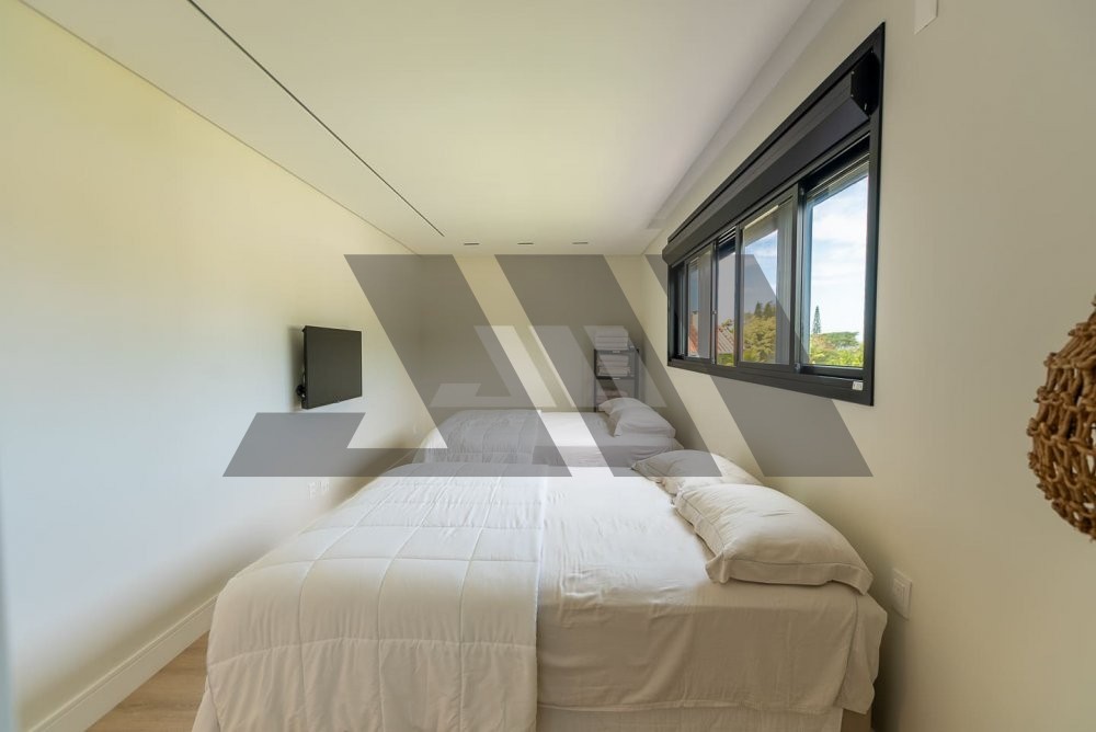 Casa de Alto Padr�o com 5 Su�tes na Praia do Estal