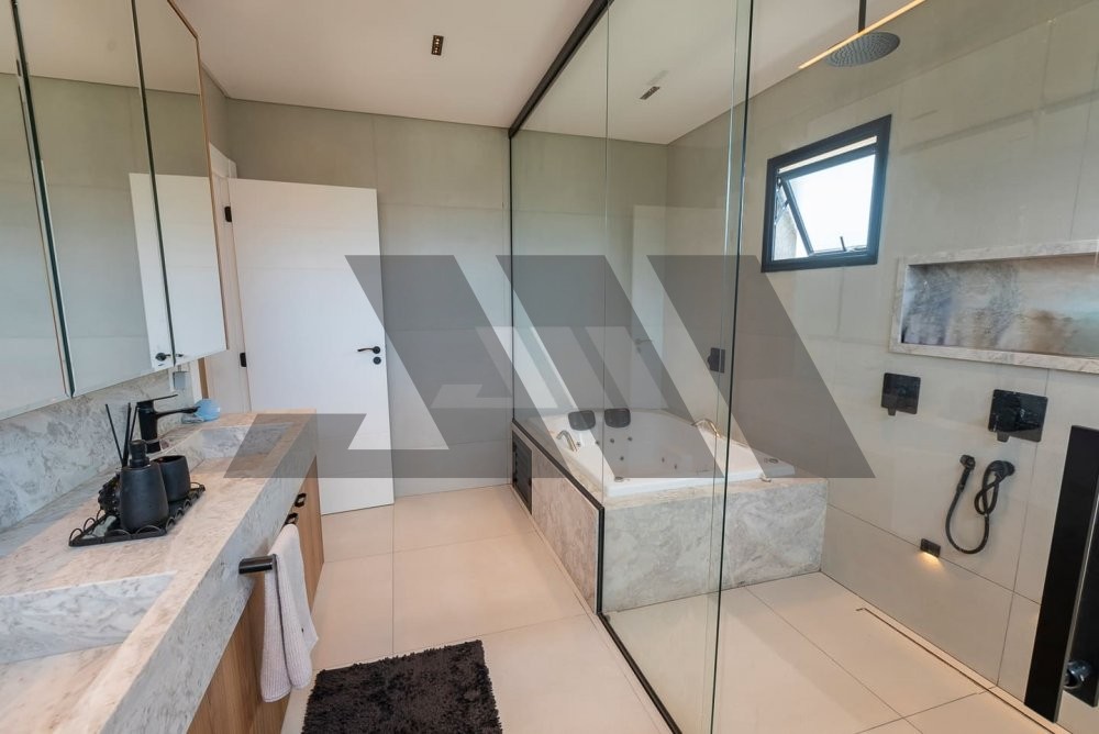 Casa de Alto Padr�o com 5 Su�tes na Praia do Estal