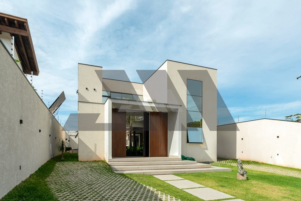 Casa de Alto Padr�o com 5 Su�tes na Praia do Estal