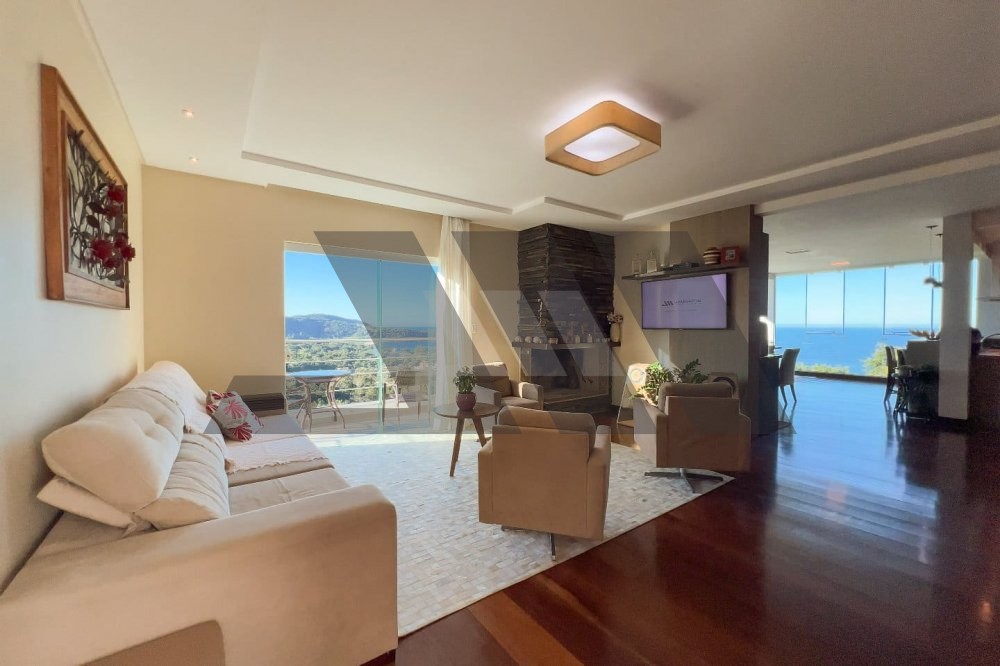 Casa com Vista Espetacular e 8 Sutes na Praia do 