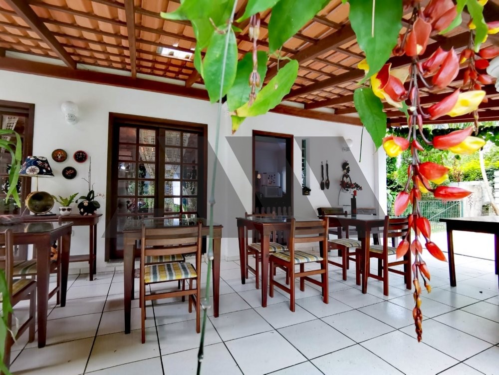 Casa na Praia de Taquaras com 5 su�tes a 150 m do 