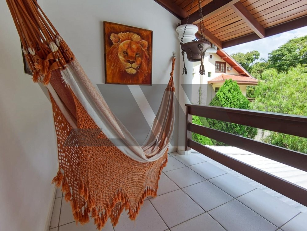 Casa na Praia de Taquaras com 5 su�tes a 150 m do 