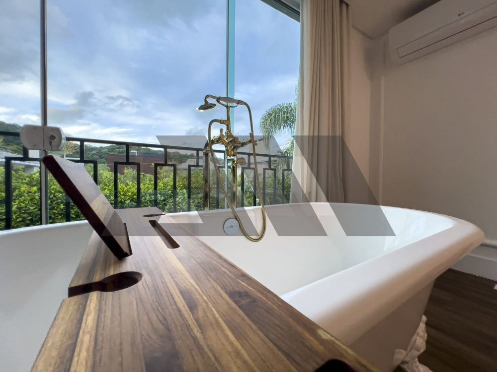 Casa alto padr�o no Condom�nio Vivendas do Atl�nti