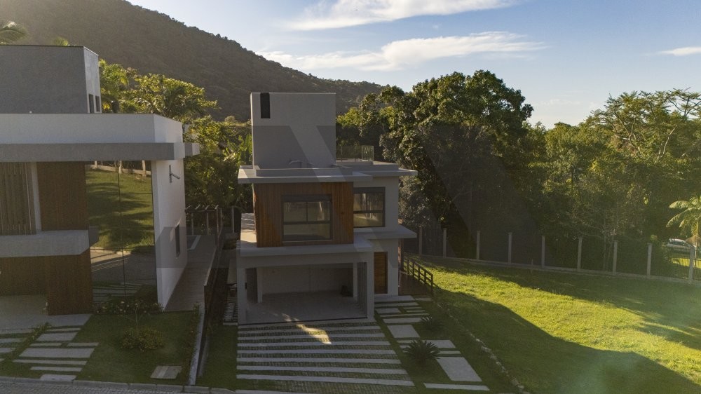 Casa em Condom�nio fechado na Praia de Taquaras, a