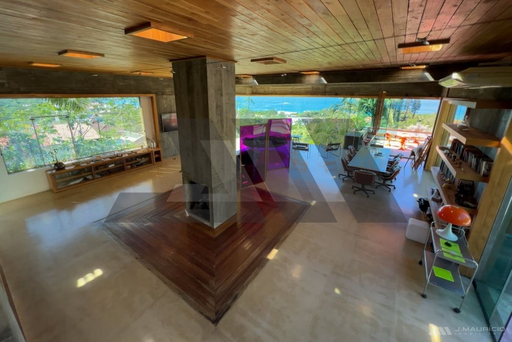 Casa de Alto Padr�o com Vista Mar e Arquitetura Au