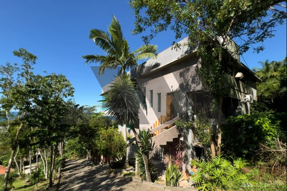 Casa de Alto Padr�o com Vista Mar e Arquitetura Au