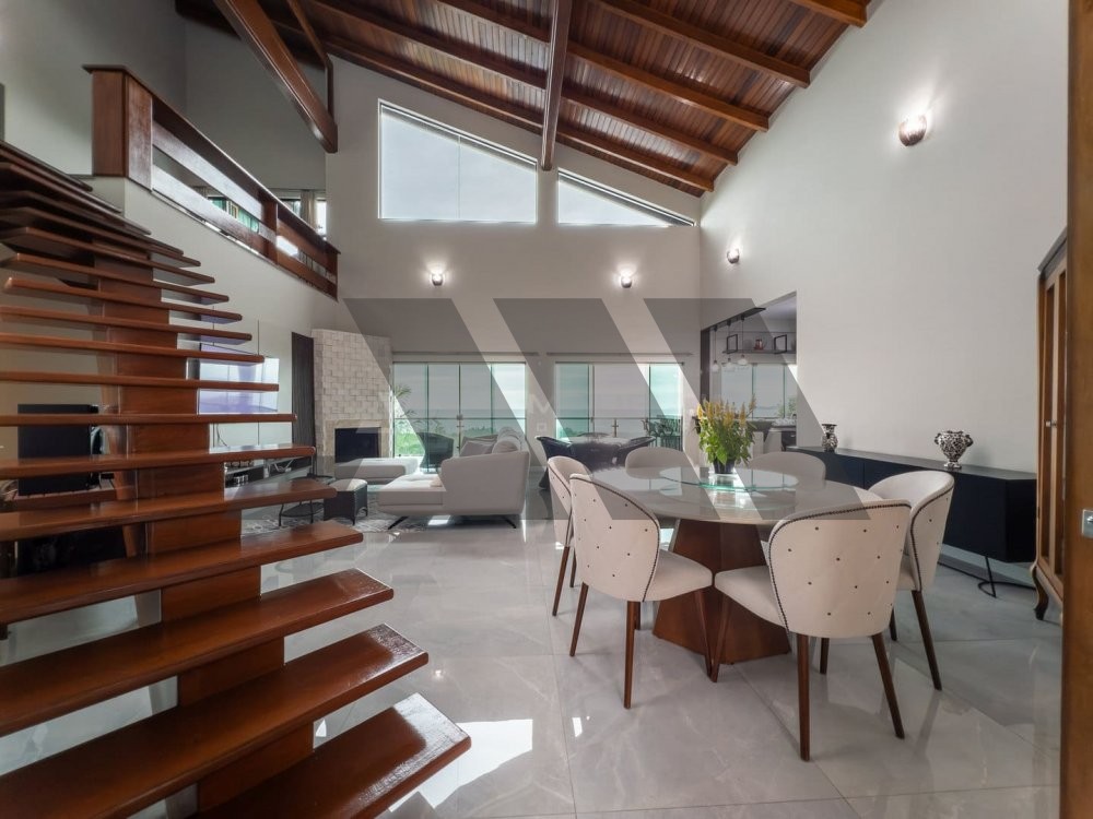 Casa de Alto Padr�o com Vista Mar e Terreno de 7.8