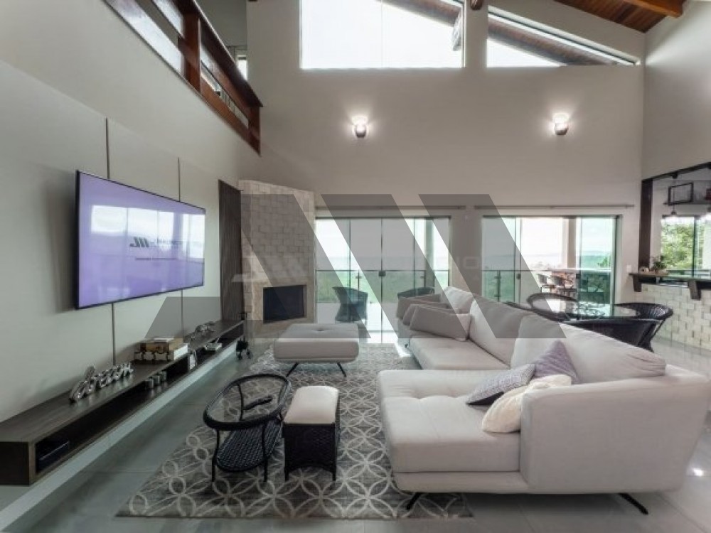 Casa de Alto Padr�o com Vista Mar e Terreno de 7.8