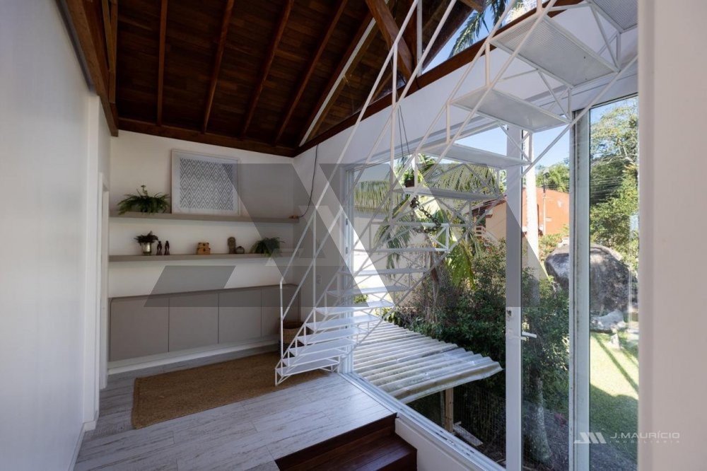 Casa de Alto Padr�o na Praia de Taquaras