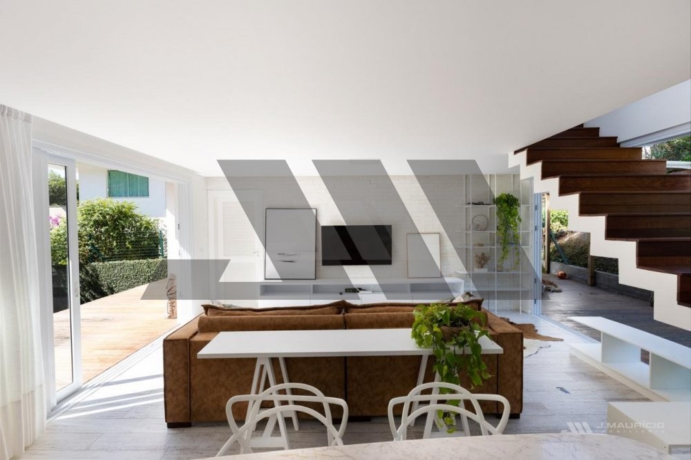 Casa de Alto Padr�o na Praia de Taquaras