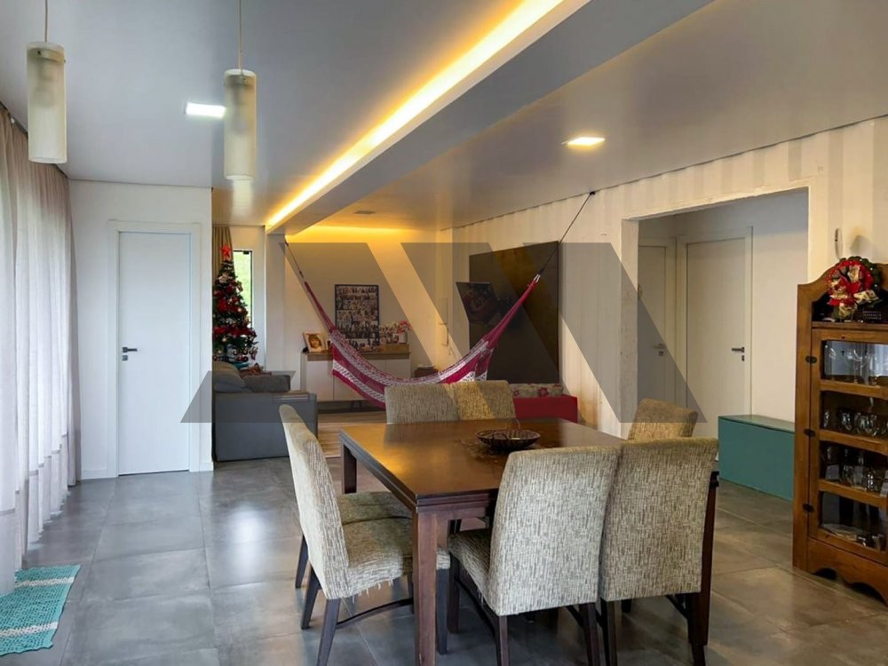 Casa � venda no Estaleirinho a 540 metros da praia