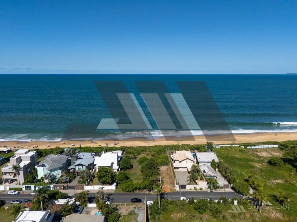 Terreno frente-mar no Estaleirinho � venda