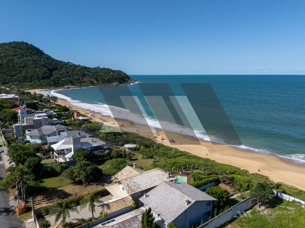 Terreno frente-mar no Estaleirinho � venda