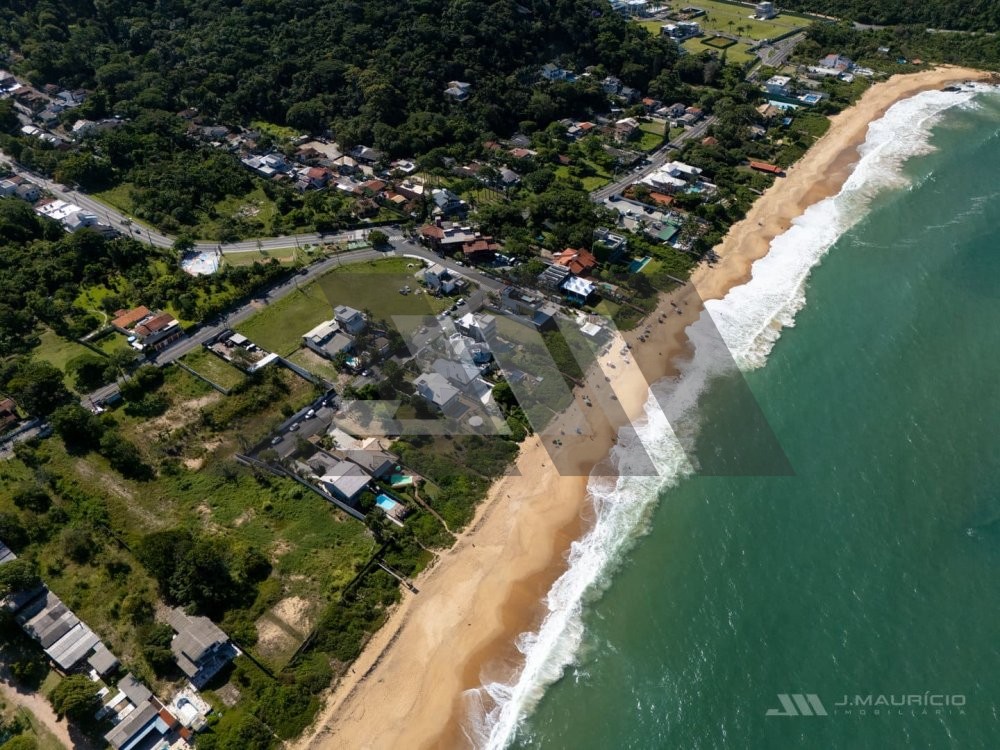 Terreno frente-mar no Estaleirinho � venda