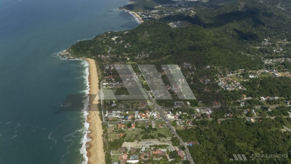 Terreno � venda a 90 metros do mar na Praia do Est