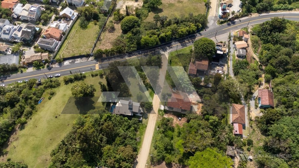 Terreno � venda a 90 metros do mar na Praia do Est