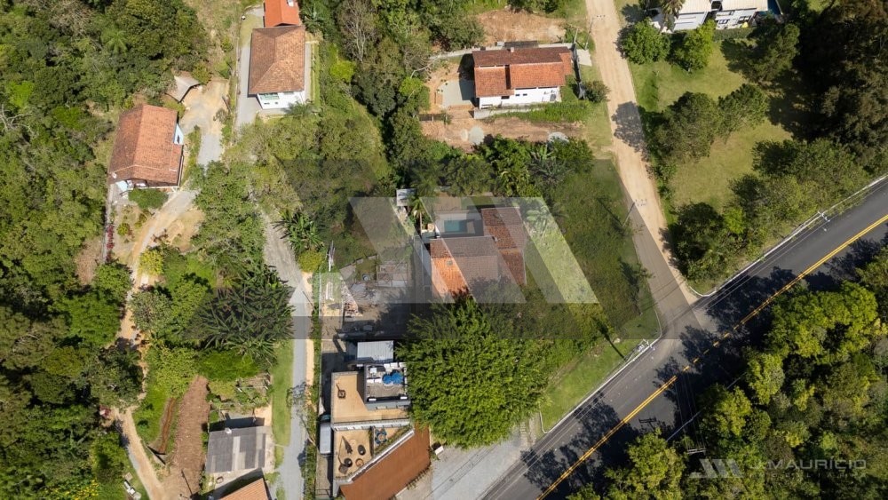 Terreno � venda a 90 metros do mar na Praia do Est