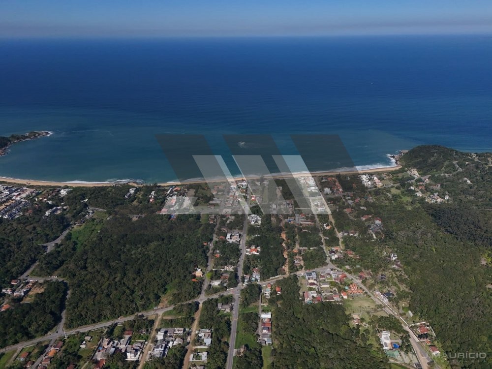 Terreno � venda a 90 metros do mar na Praia do Est