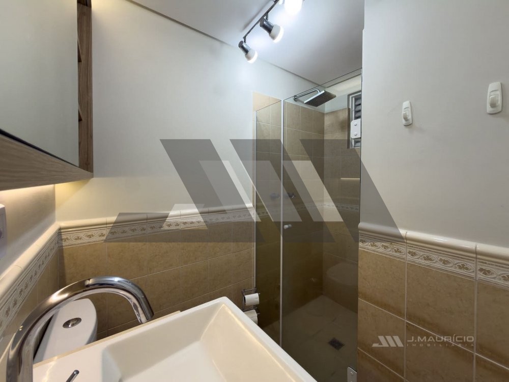 Casa frente-mar no Estaleiro em condom�nio fechado