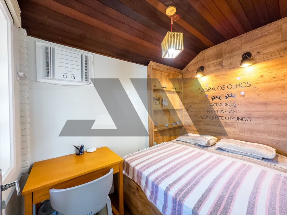 Casa frente-mar no Estaleiro em condom�nio fechado