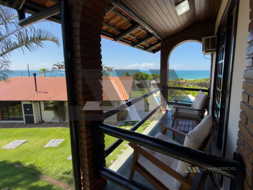 Casa frente-mar no Estaleiro em condom�nio fechado