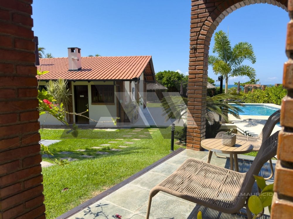 Casa frente-mar no Estaleiro em condom�nio fechado