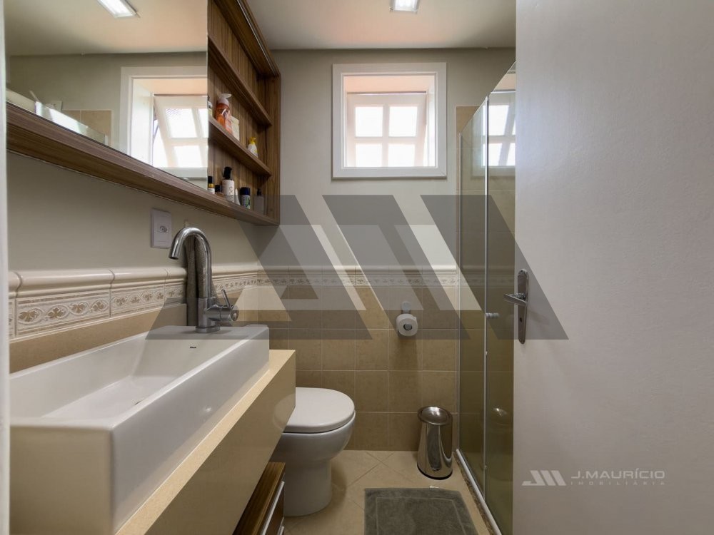 Casa frente-mar no Estaleiro em condom�nio fechado