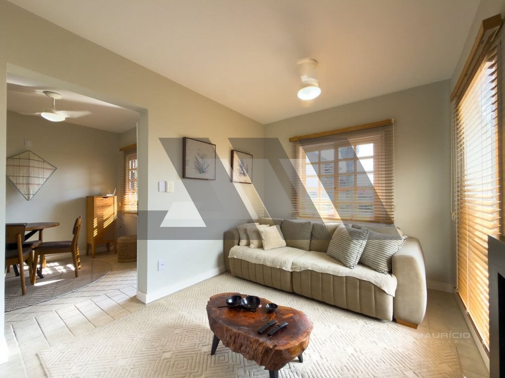 Casa frente-mar no Estaleiro em condom�nio fechado