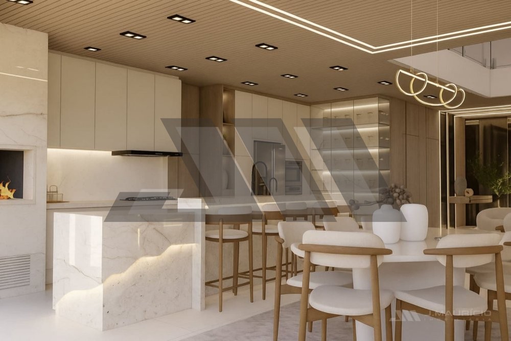 Casa de alto padr�o na Praia do Estaleiro com pisc