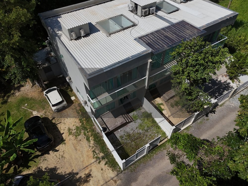 Casa geminada na Praia do Estaleiro