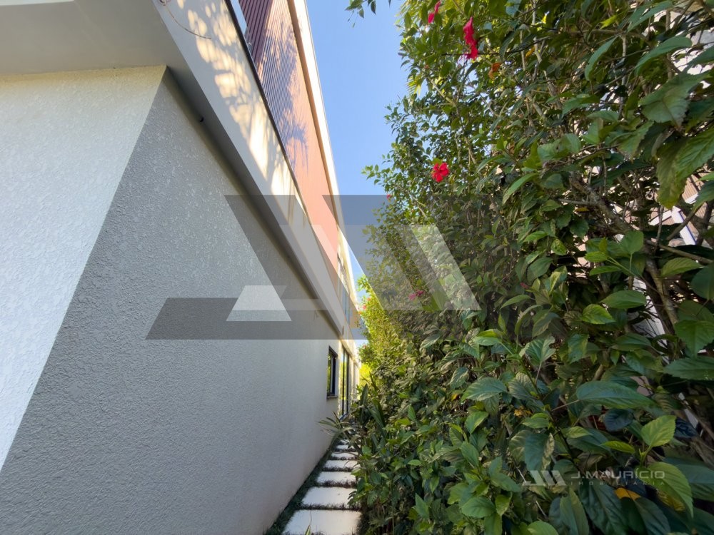 Casa exclusiva no Vivendas do Atl�ntico na Praia d