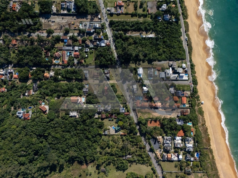 Terreno na Praia do Estaleiro para construir em Ba
