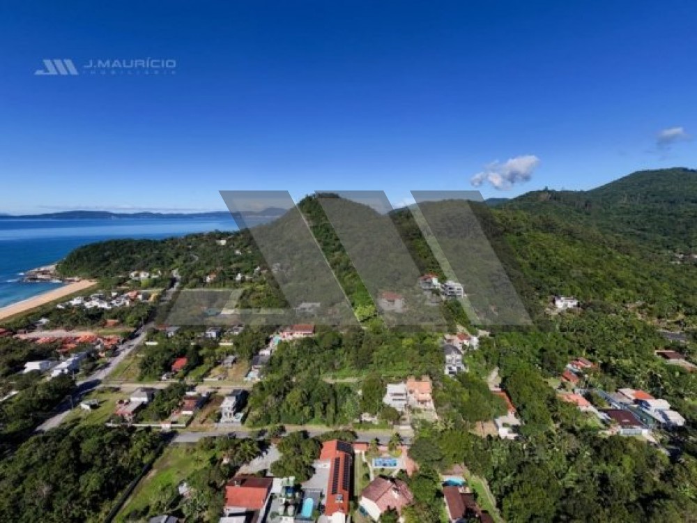 Terreno � venda na Praia do Estaleiro em Balne�rio