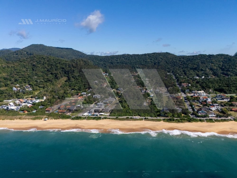 Terreno � venda na Praia do Estaleiro em Balne�rio