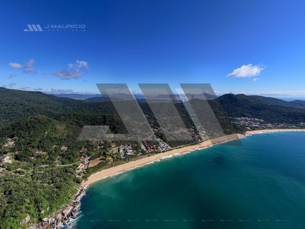 Terreno � venda na Praia do Estaleiro em Balne�rio