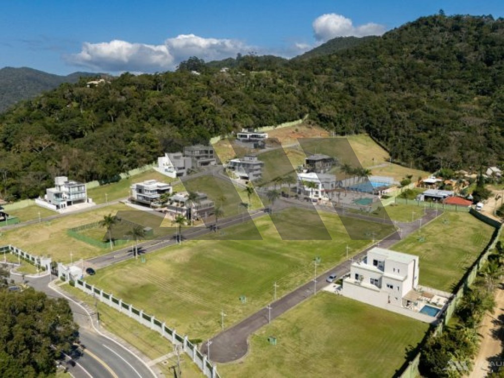 Lote no Green Ocean para construir no Estaleirinho