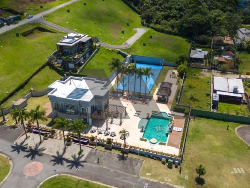 Lote no Green Ocean para construir no Estaleirinho