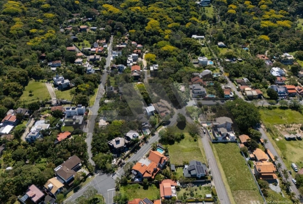 Terreno amplo na Praia de Taquaras com 1.066 m�