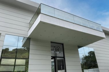 Manso de Frente para o Mar na Praia do Estaleirin