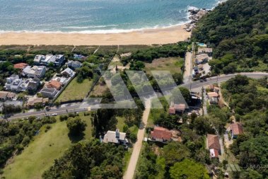 Terreno � venda a 90 metros do mar na Praia do Est