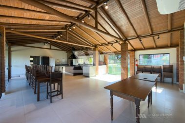 Casa frente-mar no Estaleiro em condom�nio fechado