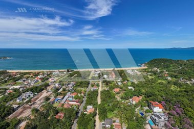 Terreno na Praia do Estaleiro para construir em Ba