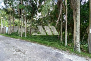Terreno amplo na Praia de Taquaras com 1.066 m�
